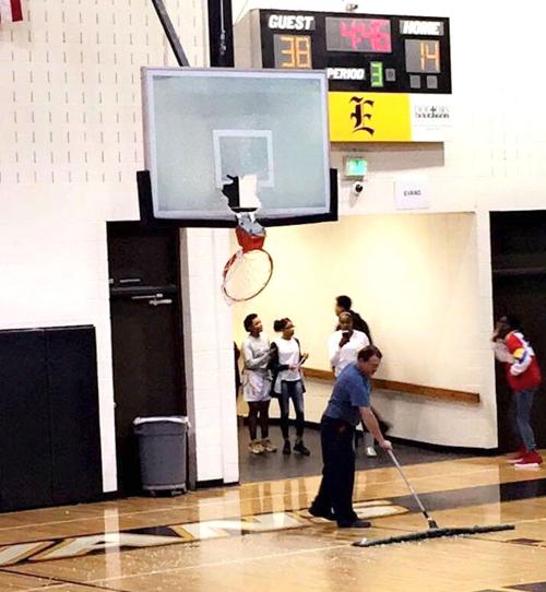 Banks Goes Viral After Breaking Backboard Rockdale