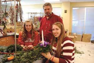 Rca Students Selling Christmas Wreaths News Rockdalenewtoncitizen Com