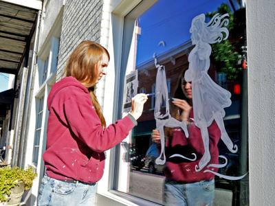 Season S Paintings Conyers Store Windows Bloom With Art In