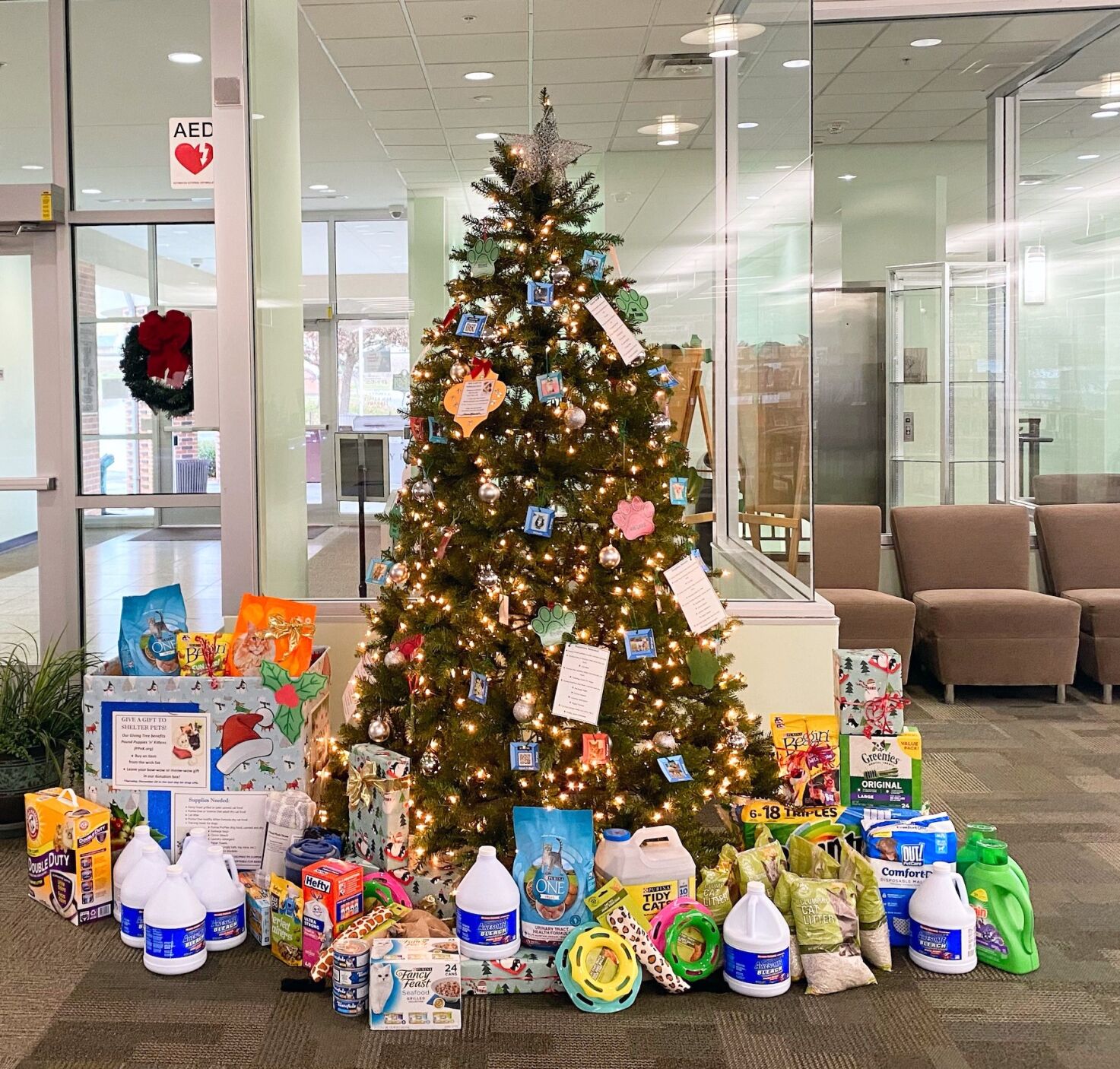 Conyers-Rockdale Library collects gifts for homeless pets