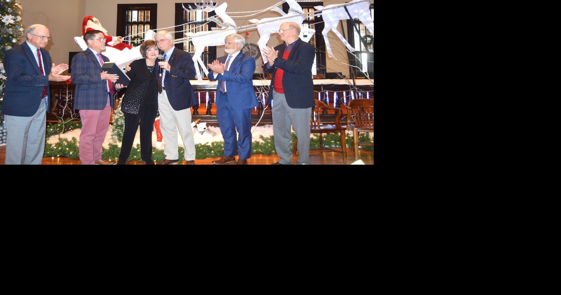 Hundreds gather to honor retiring Clerk of Courts Linda Hays News