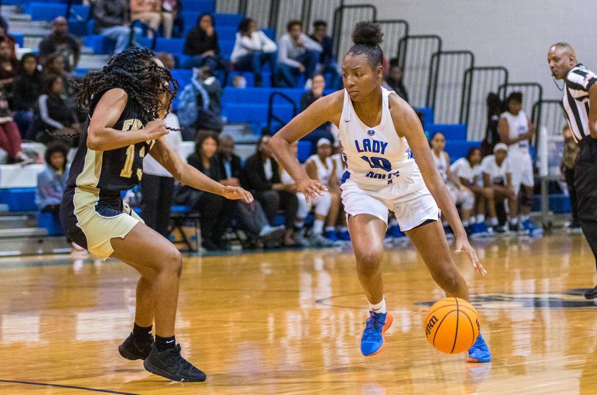 Newton S Ashanti Wright Named Fans Choice Girls Basketball Player