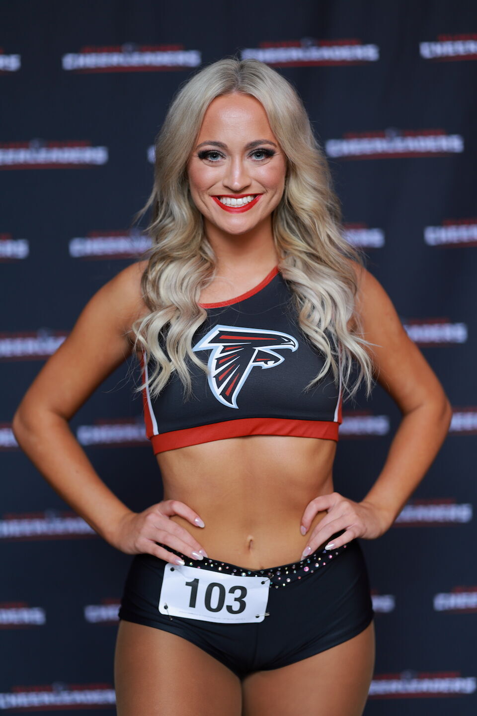 Meet Aleria: Atlanta Falcons Cheerleader Who Loves Data! - Science  Cheerleaders