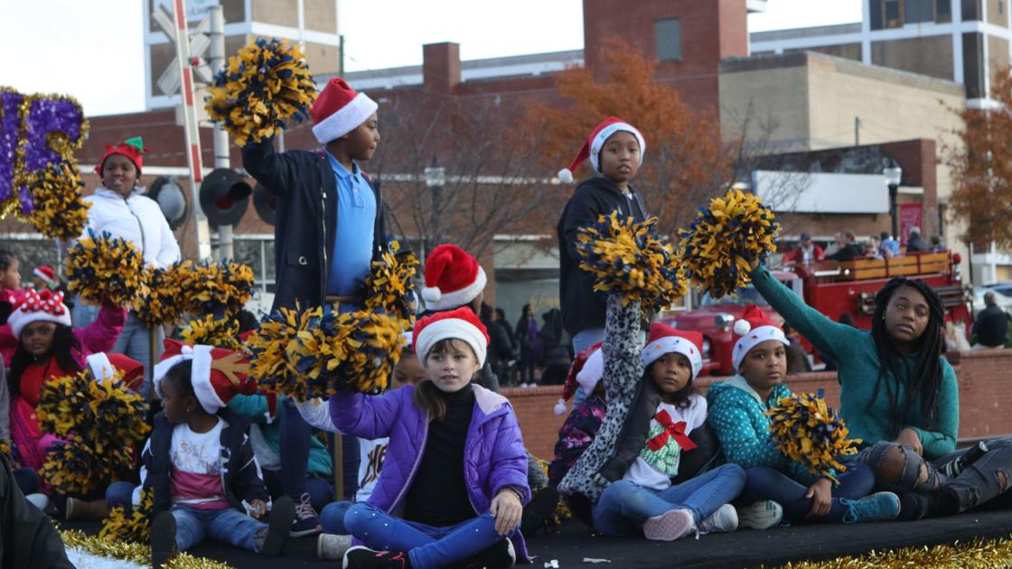 Rocky Mount Christmas Parade Photo Galleries Rockymounttelegram Com Rocky Mount Christmas Parade 2021