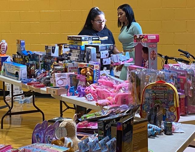 Toy giveaway spreads holiday cheer Local News