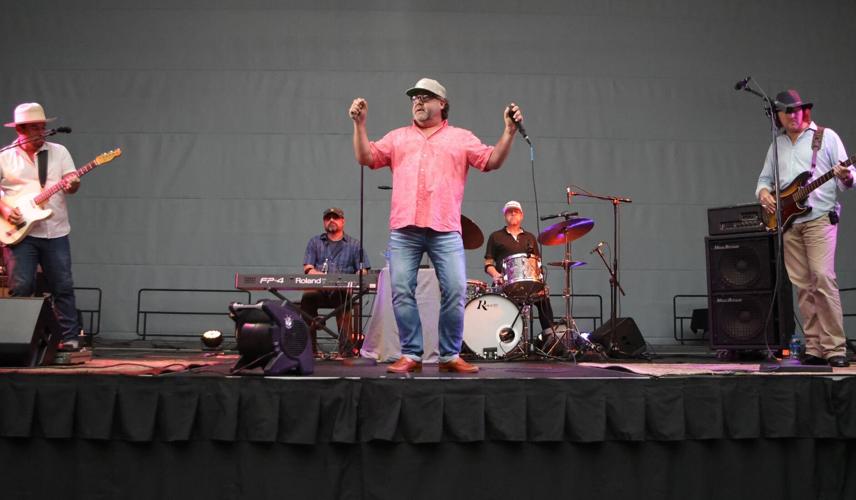 Downtown live jim quick and the coastline band multimedia
