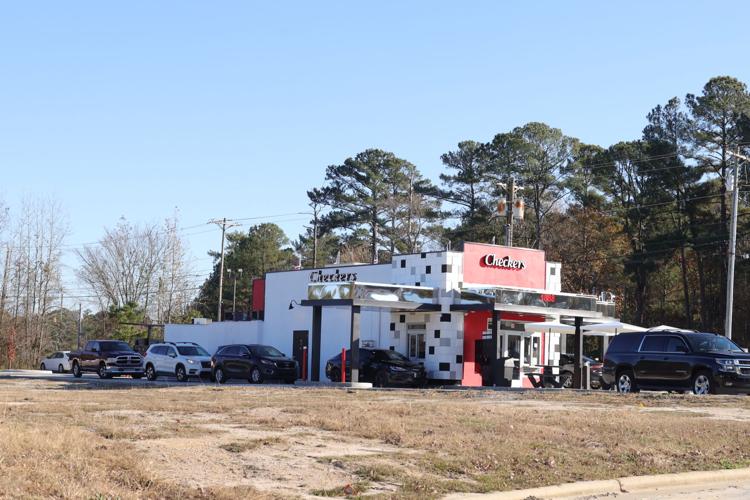 New Checkers restaurant draws big crowd, line of cars on opening day