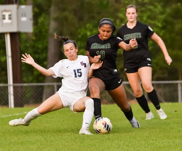 VIEW FROM THE TOP NN soccer tops SN, stays perfect in conference