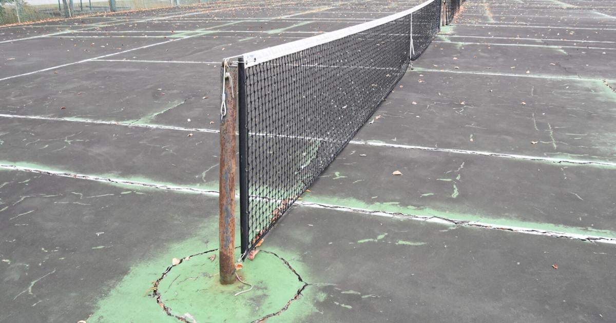 City urged to repair run down tennis courts at Englewood Park Local City urged to repair run down tennis courts at Englewood Park Local