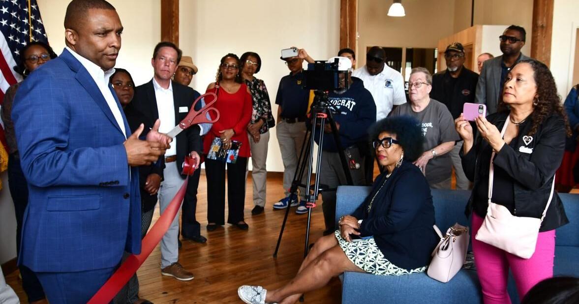 Davis says his office is open to help constituents