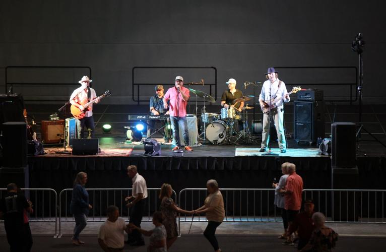 Downtown live jim quick and the coastline band multimedia