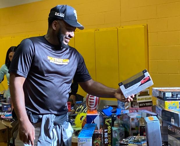 Toy giveaway spreads holiday cheer Local News