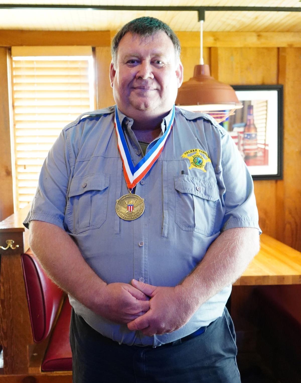 Rainbow Rescue Volunteers Honored With Presidential Award Local News Rrdailyherald Com