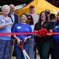 Pet Supermarket’s grand opening draws customers: ‘The welcome has been amazing from Roanoke Rapids’ | Local News Pet Supermarket’s grand opening draws customers: ‘The welcome has been amazing from Roanoke Rapids’ | Local News