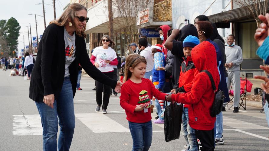 Littleton Nc Christmas Parade 2022 Littleton Welcomes Christmas Season In With Parade | Local News |  Rrdailyherald.com