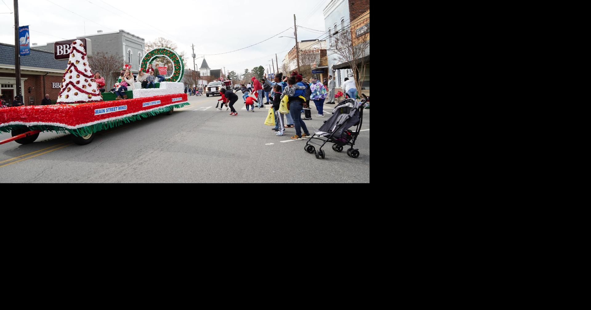Littleton Nc Christmas Parade 2022 Littleton Welcomes Christmas Season In With Parade | Local News |  Rrdailyherald.com
