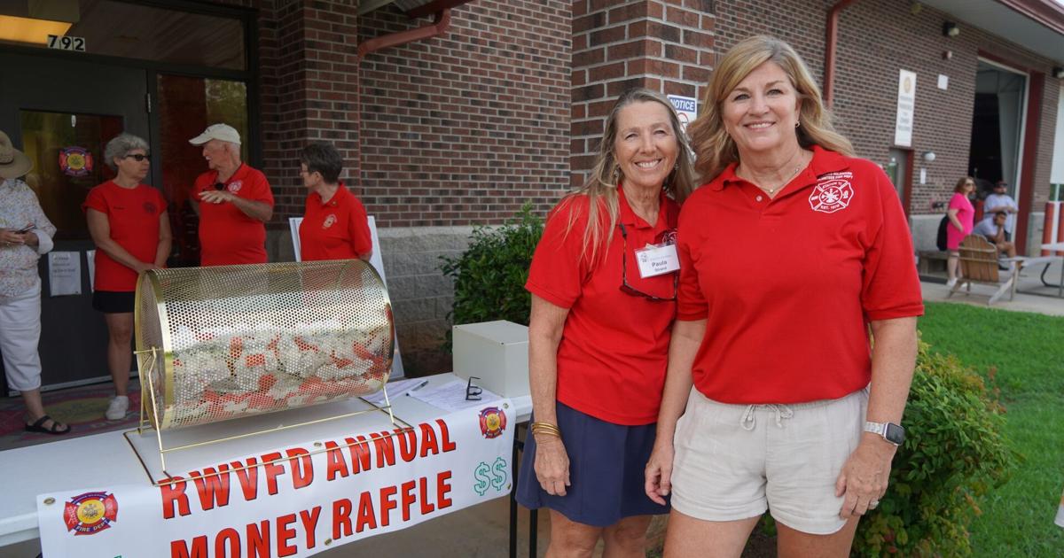 Roanoke Wildwood Auxiliary raises more than $20,000 in annual raffle