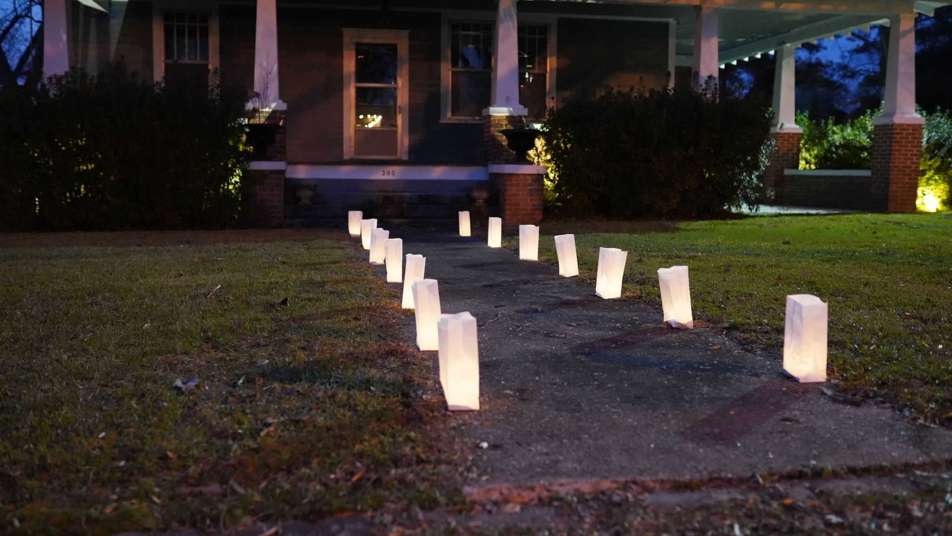 Lighting a path to heal: Residents come together during pandemic - Vimarsana News