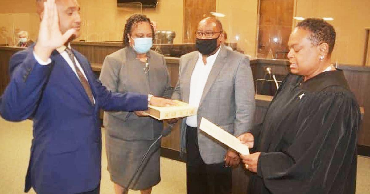 Judge Graham Reeds Graves sworn in as Superior Court Judge | Local News | rrdailyherald.com