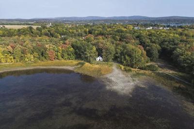What does lakefront living look in St. Albans Bay? This 1940s house tranquility and harmony in nature | | samessenger.com