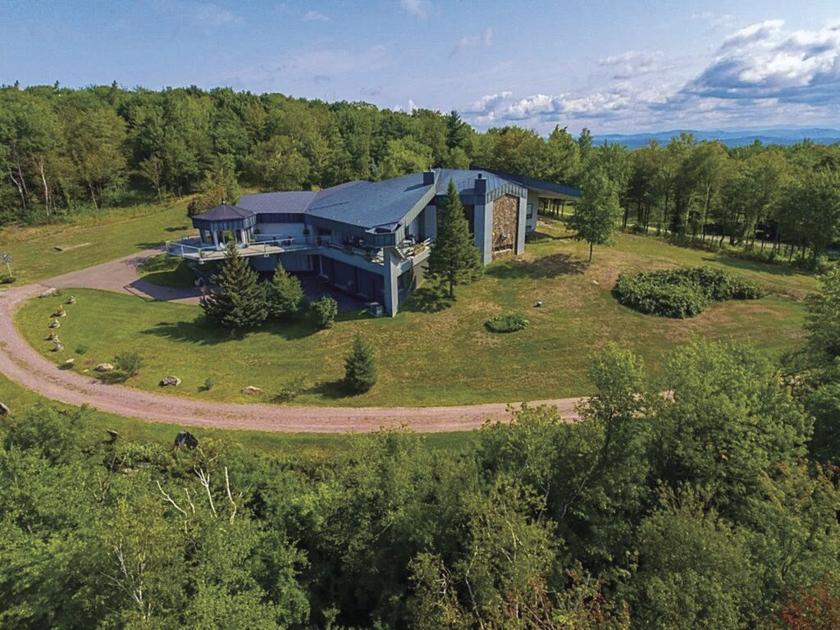 This St. Albans home is ‘all about the views.’ See why it’s called