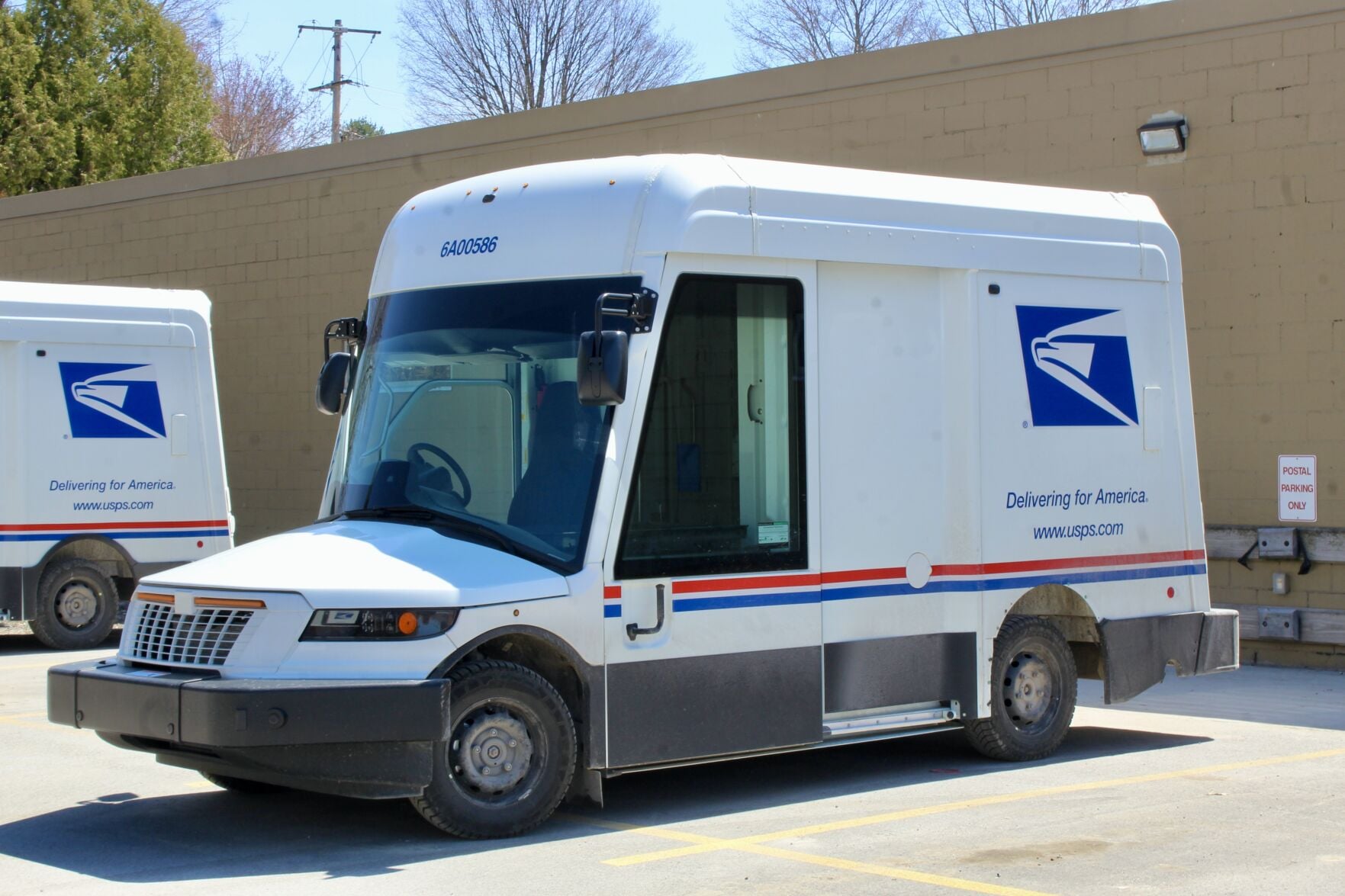 New U.S. Postal Service truck arrives in St. Albans | Local News ...