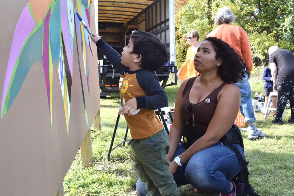 Paint and Chow: Swanton community decorates art walls | News