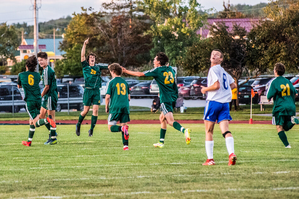 Bobwhites and Thunderbirds open fall season under the lights