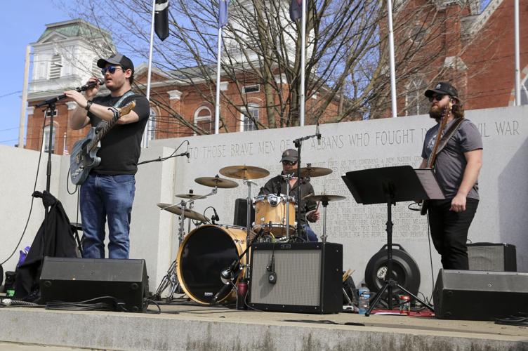 Who visited for the eclipse? Outofstaters check out St. Albans