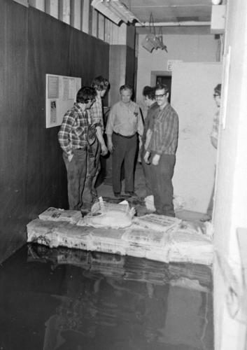 April 7 1976 | | samessenger.com