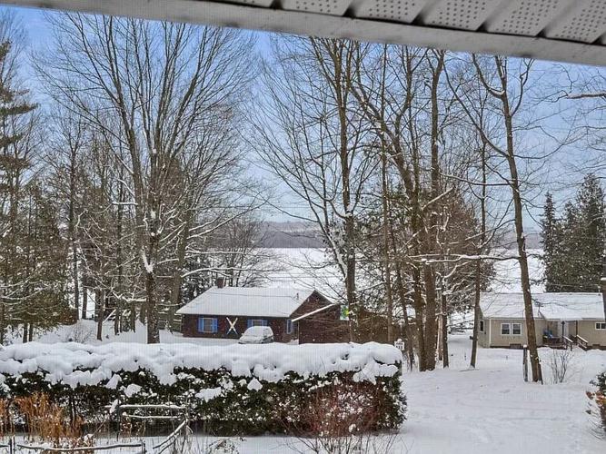 Home tour of the week A 250,000 lakeside retreat by Lake Carmi in