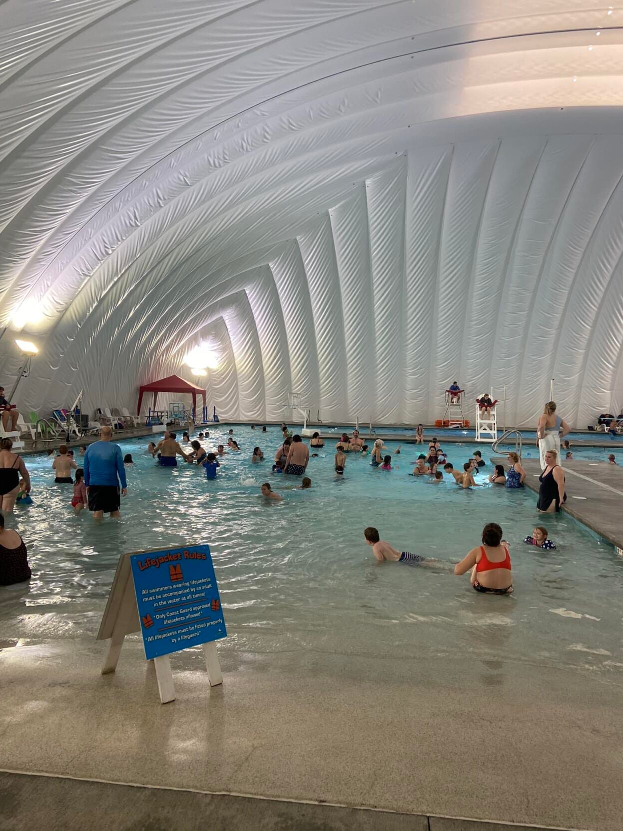 Hard’Ack Pool attracts winter crowds; bubble stands tall against high ...
