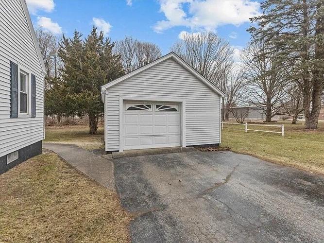 Home tour of the week: A $275,000 home in Swanton with a large detached ...