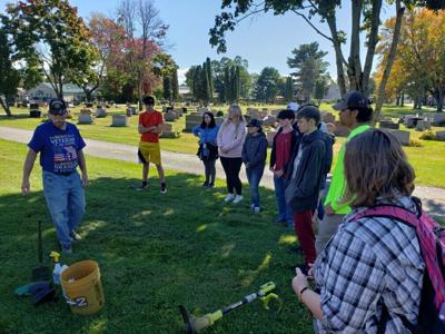 Bruce Spaulding headstone cleaning Veterans Day 22