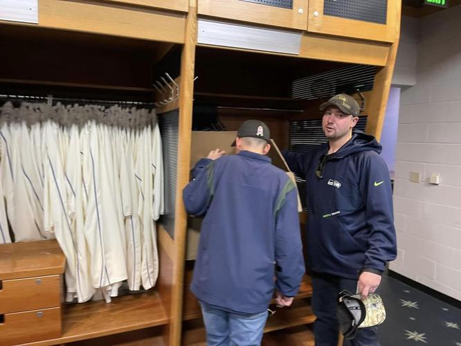 Another big moment for the Big Dumper! @mariners catcher Cal Raleigh will  be raising the 12 Flag today!