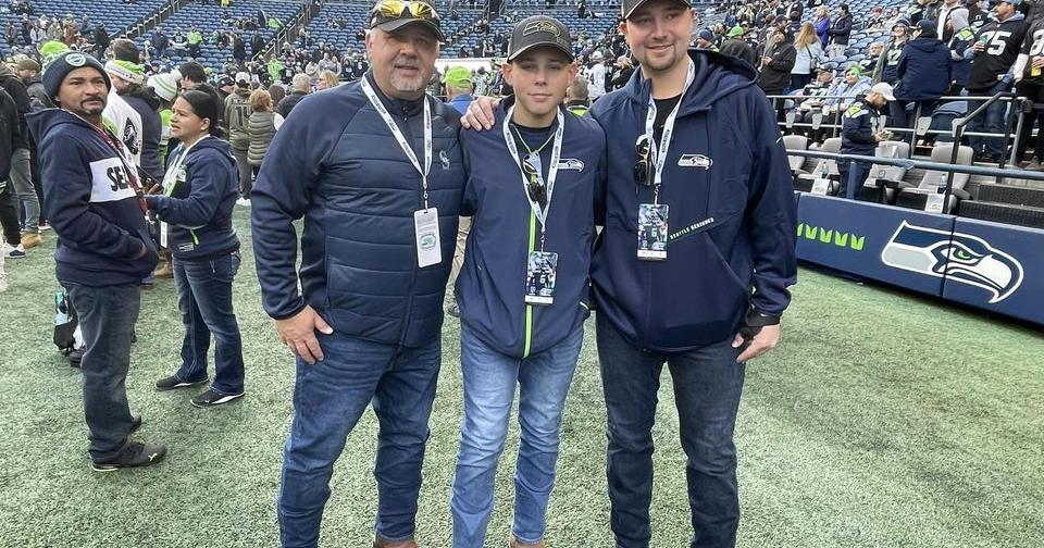 Cal Raleigh raises 12th Man Flag for the Seahawks, Todd and T join the ...