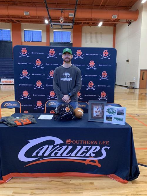 Southern Lee's Kidd signs to play at Greensboro
