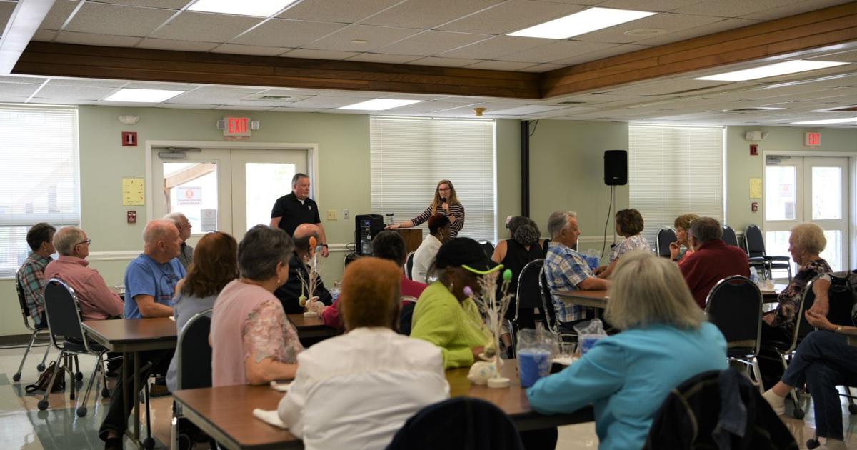 Enrichment Center honors volunteers Lee County