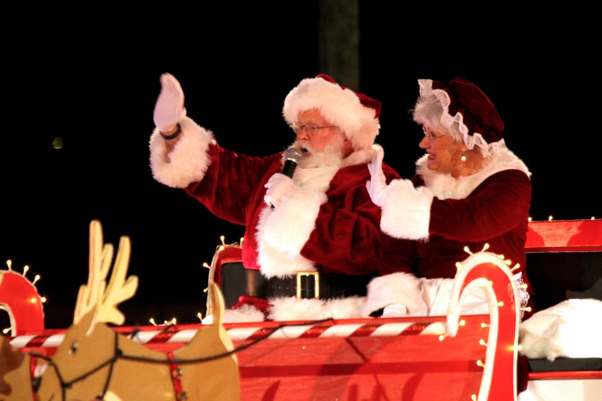 Sanford Christmas Parade 2022 Santa Makes Entry To Sanford In Christmas Parade | News | Sanfordherald.com