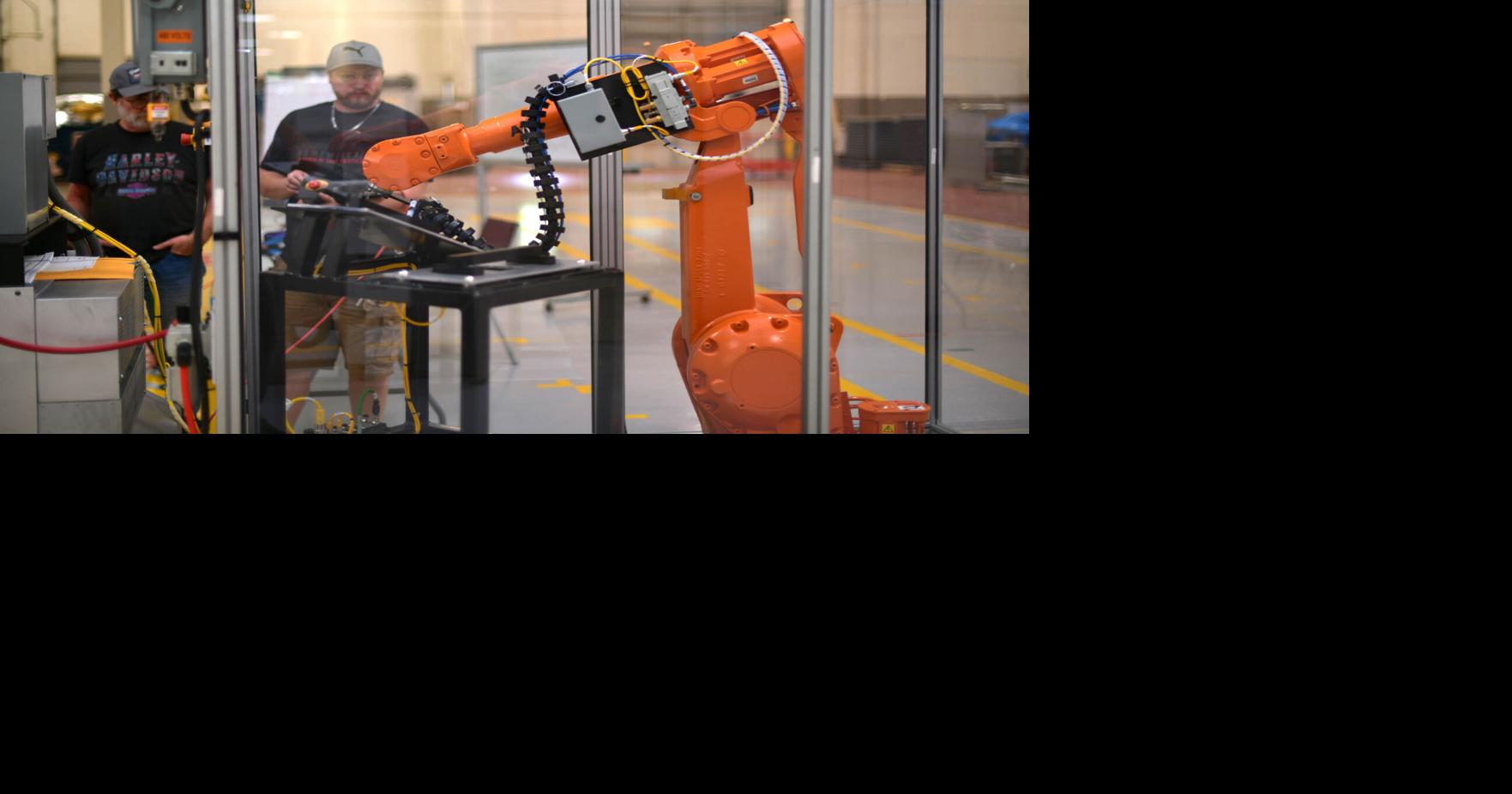 Industrial robotics technician course offered at CCCC | News ...