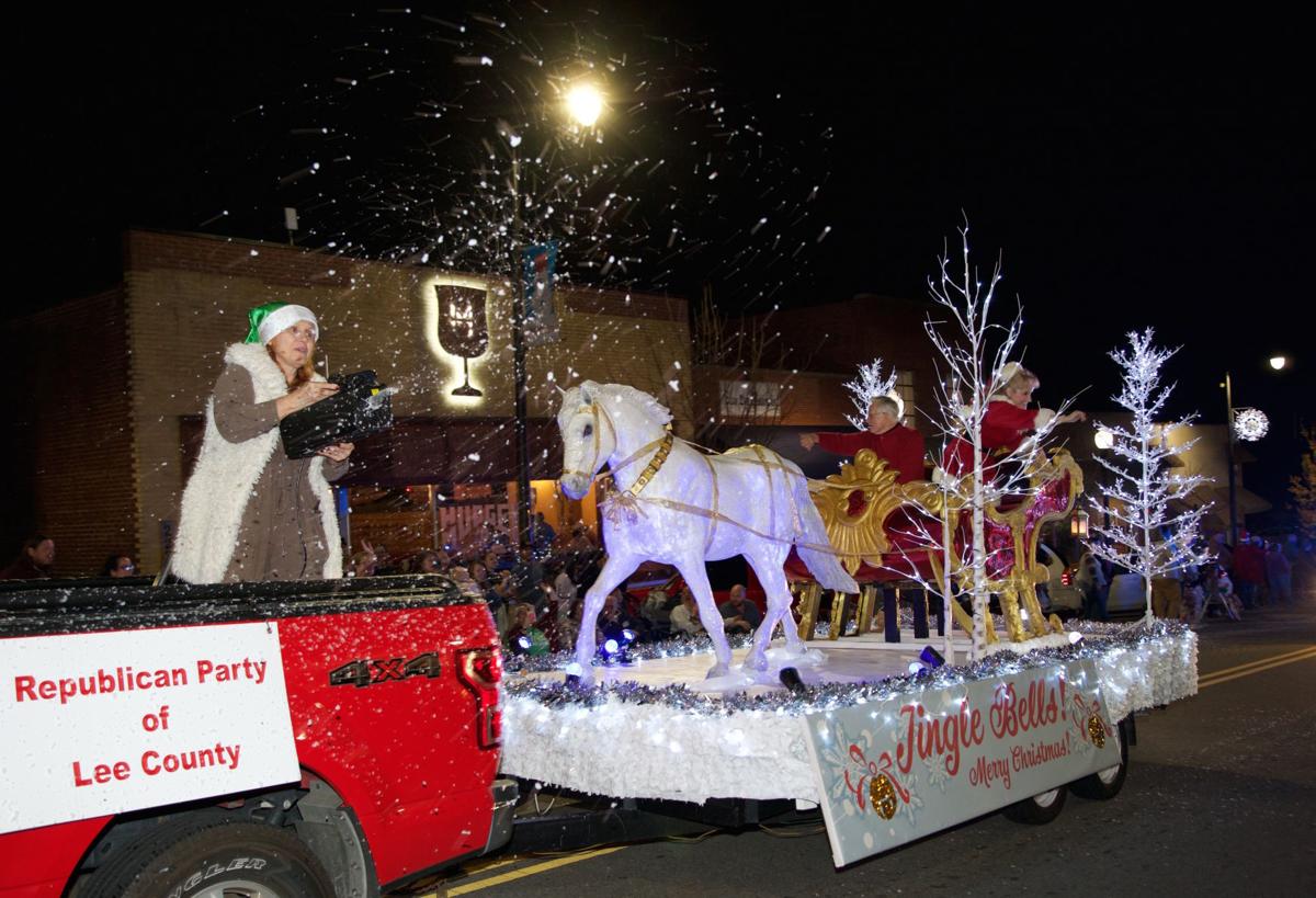 Sanford Christmas Parade 2022 Santa Makes Entry To Sanford In Christmas Parade | News | Sanfordherald.com
