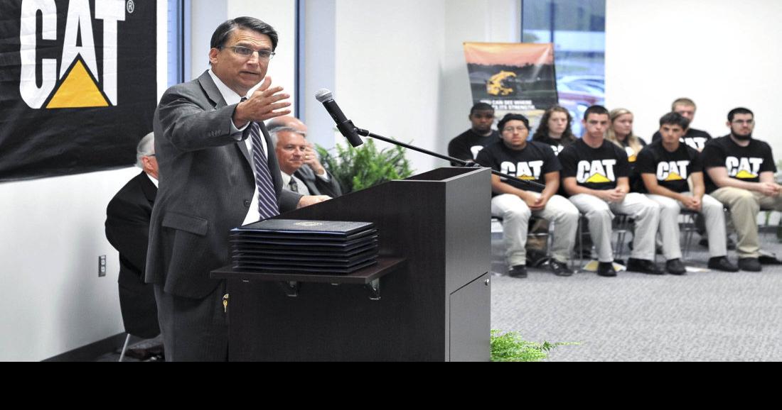 Governor salutes Caterpillar apprenticeship grads Archives