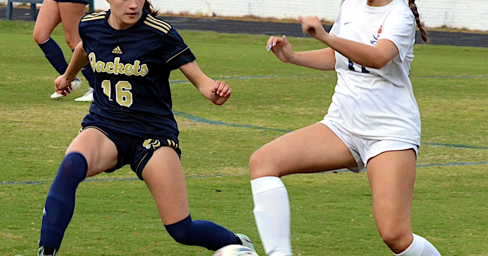 Big second half lifts Lee past Southern - Vimarsana News
