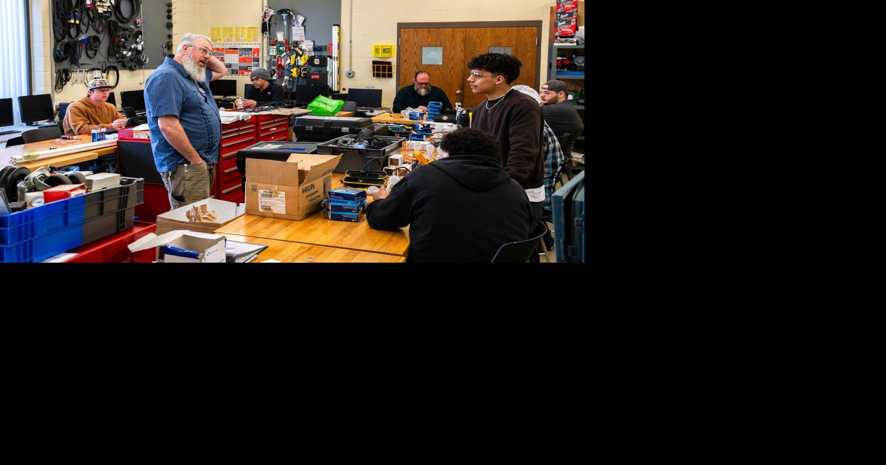 Industrial technologies instructor named CCCC Faculty Member of the Year