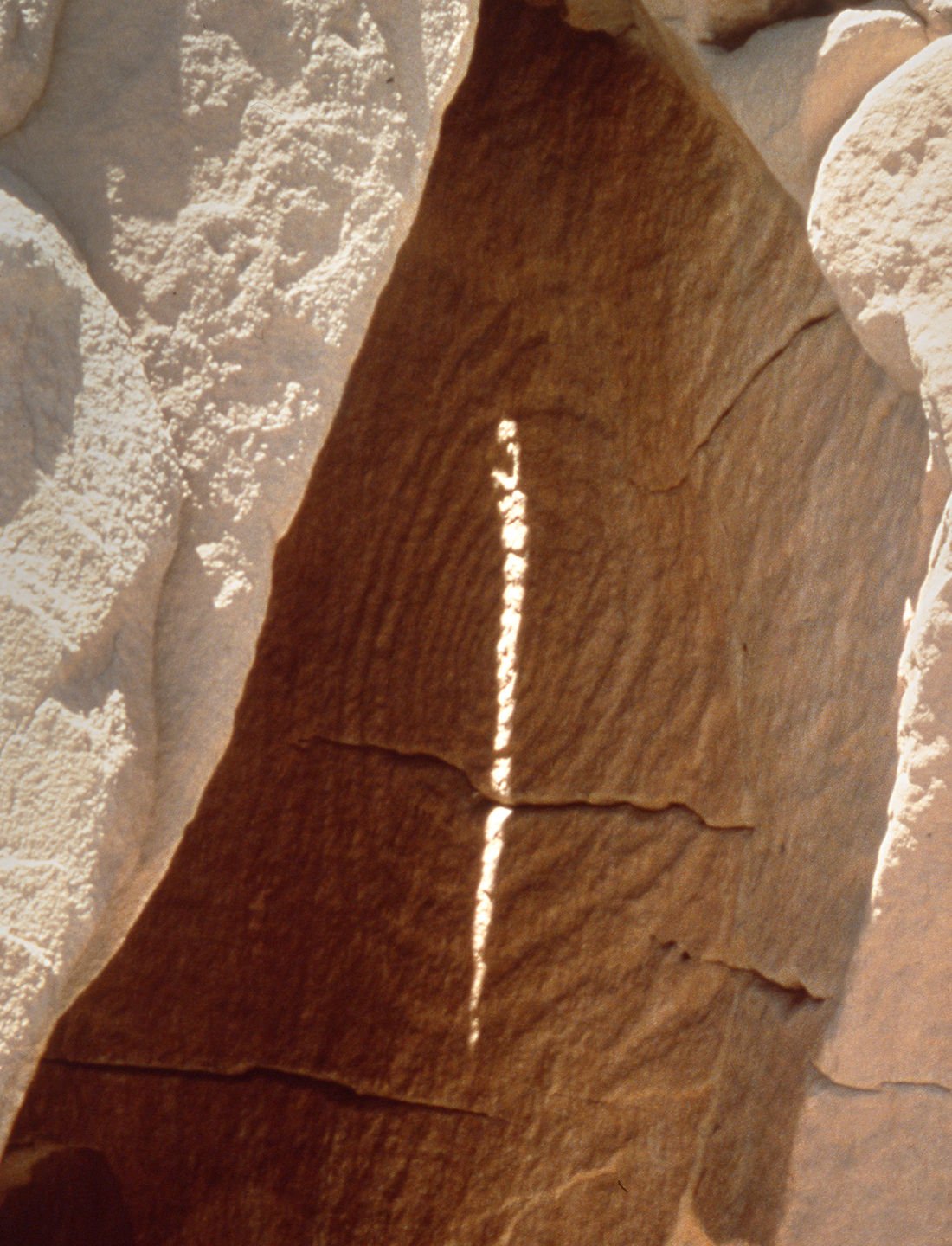 The center holds Enigmas endure at Chaco Canyon Art