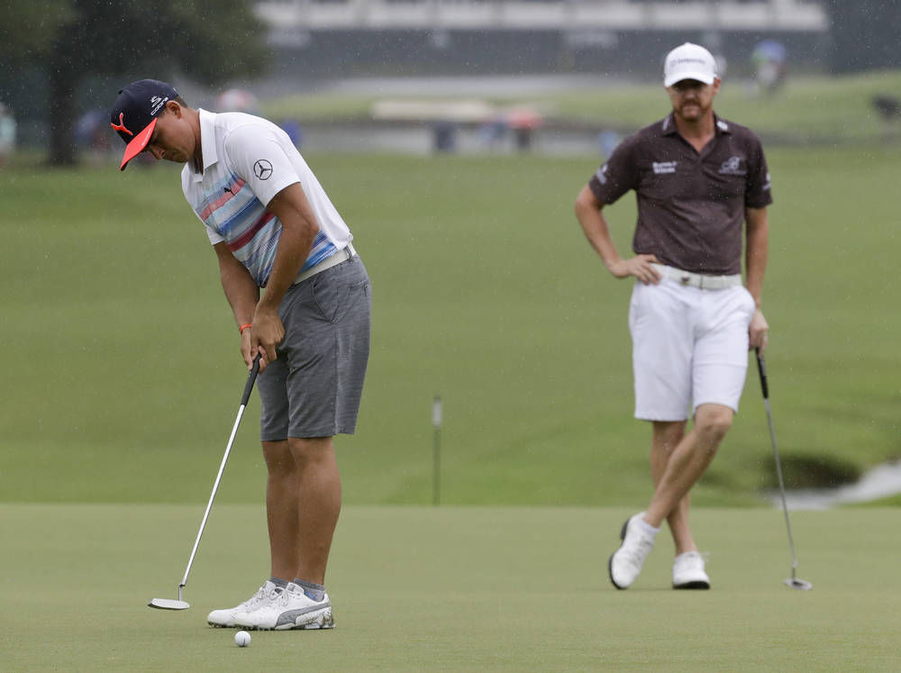 Golfers at PGA embrace practicing in shorts Sports