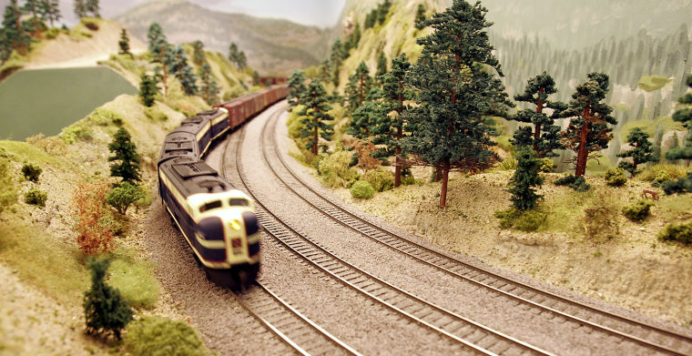 Masterpieces in motion: Members of local Model Railroad Club put their  elaborate creations on display | Local News 