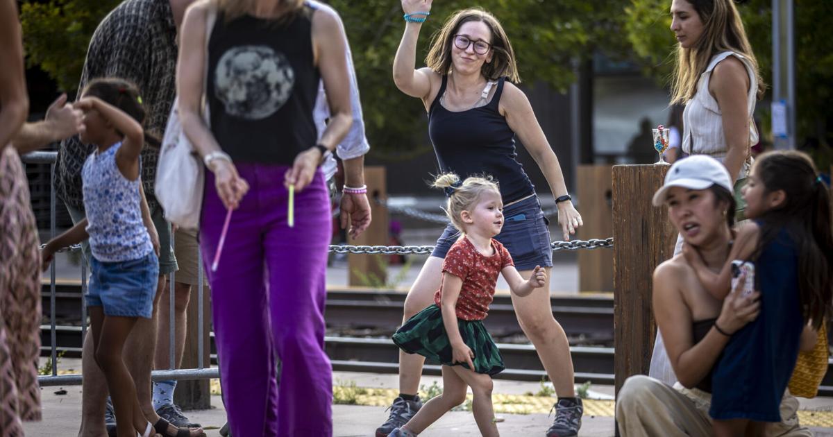 Railyard night market attendees, businesses say it fills nightlife niche