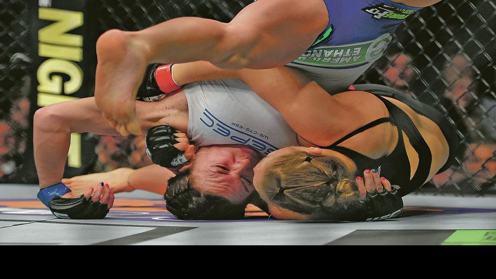 Ronda Rousey Needs 14 Seconds To Stop Cat Zingano At Ufc 184 Sports Santafenewmexican Com