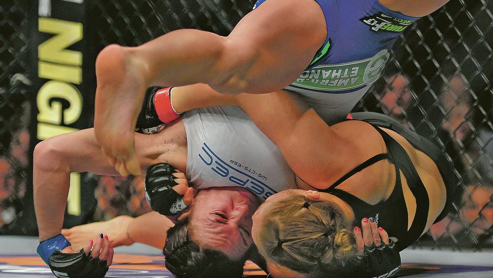 Ronda Rousey Needs 14 Seconds To Stop Cat Zingano At Ufc 184 Sports Santafenewmexican Com